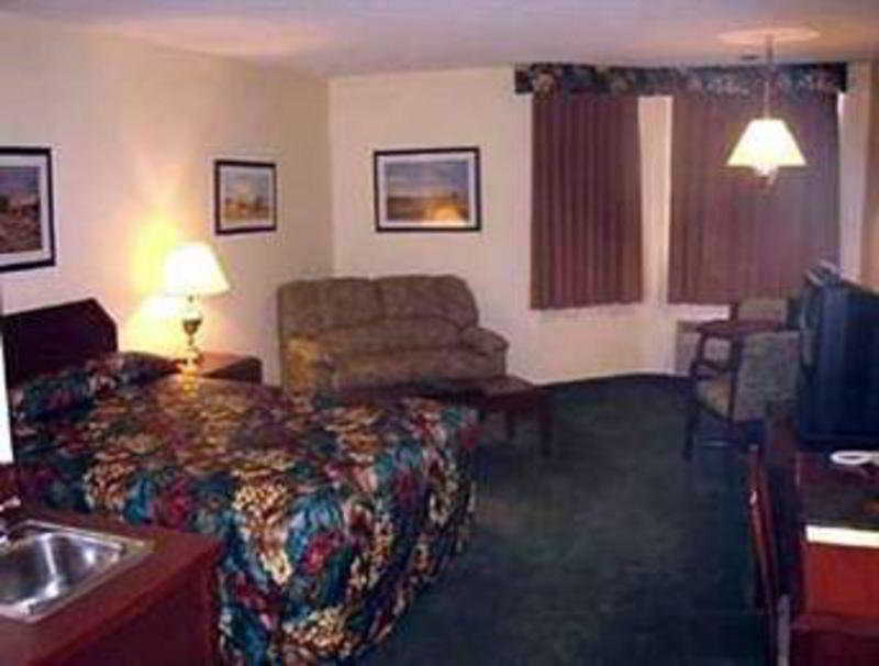 Hotel Greenwood & Suites,